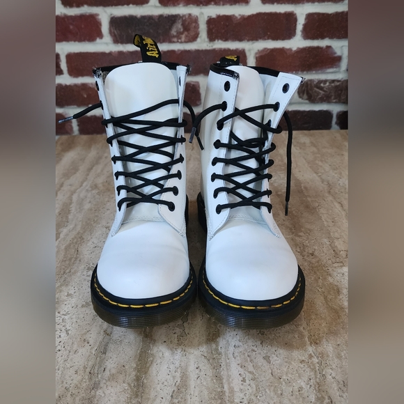 💖NWOT💖 Dr. Martens Booties 1460 Lace Up Boots Booties - Picture 2 of 14